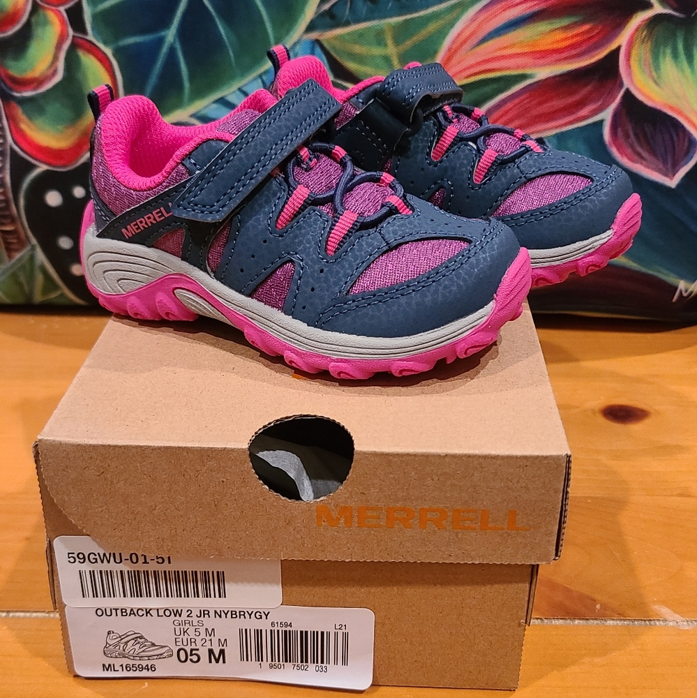 NIB Merrell Toddler Girls Outback Low 2 Jr Hiking Shoes. Size 5M